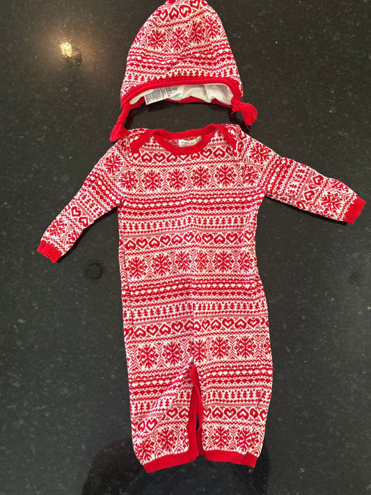 Max Studio Bodysuit and winter hat set size 3-6 m 3 Months
