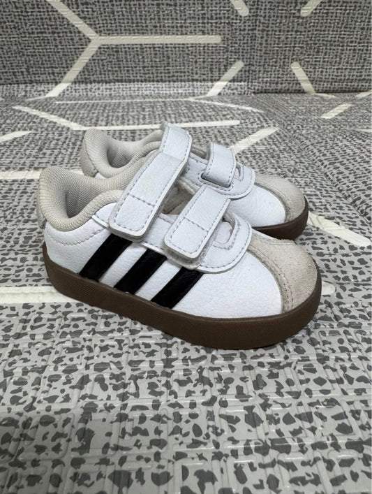 Adidas size 5 Toddler Toddler sneakers adidas size 5 5 (Toddler)