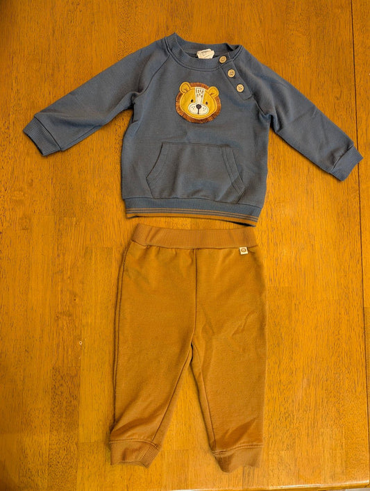 Novogratz, 6-9m, 2 piece fleece sweat suit blue lion sweatshirt w/ front pocket, brown/mustard pants 6 Months