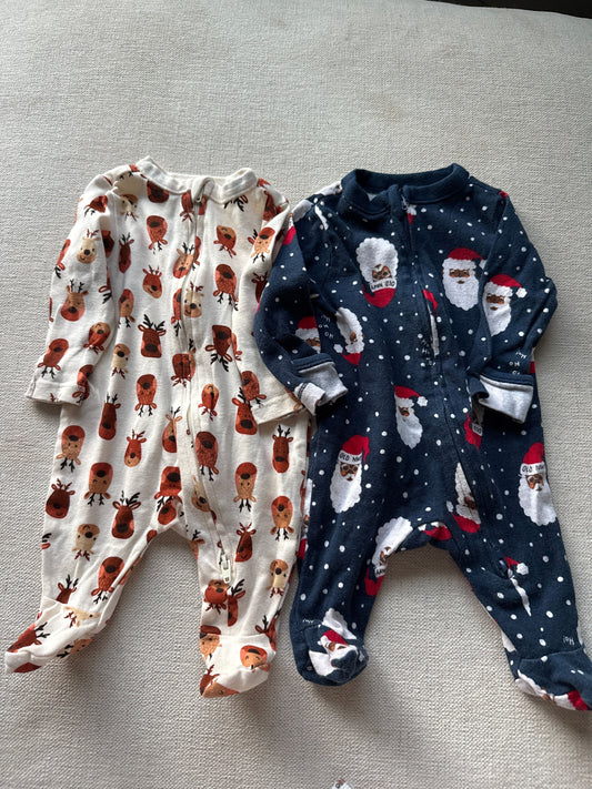 Old navy GUC Christmas sleepers Newborn