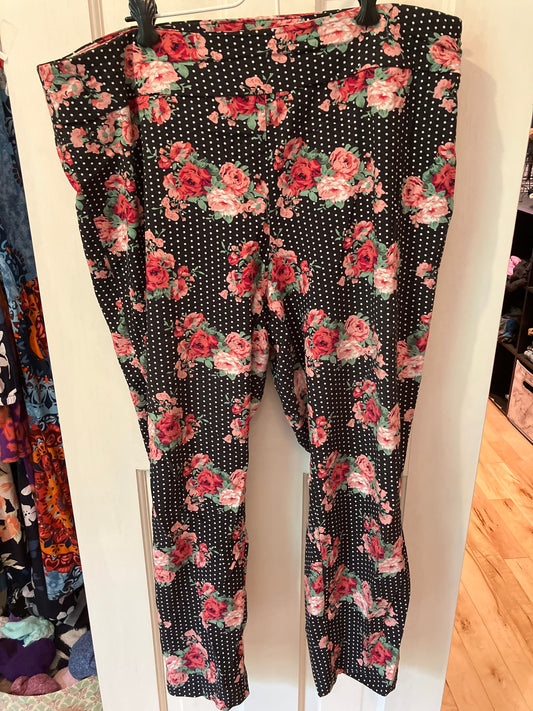 Van Heusen size 16 stretch elastic waist pants Soft and stretchy, black floral polka dot Women's 16