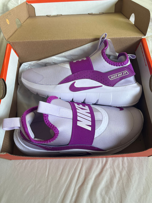 Nike, 4Y, Sneakers Purple, New in box, slip on sneakers 4 (Big Kid)