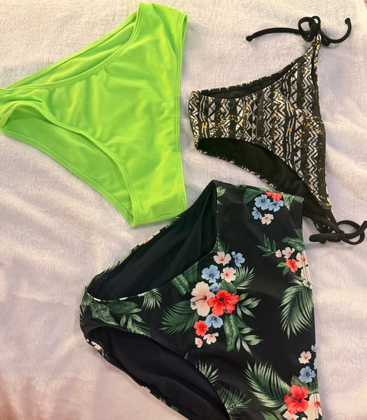 OLD NAVY, SHEIN, O2 Womens 3 pack bathing suit bottoms multi colored Women's - M