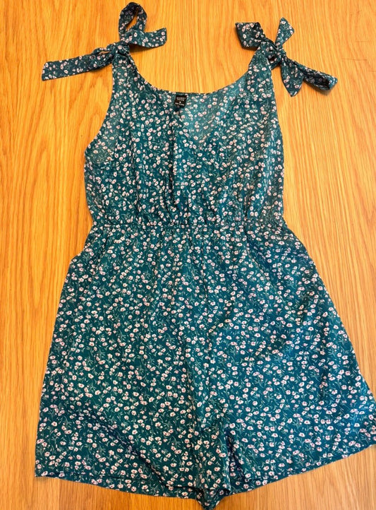 Emery Rose green floral romper, never worn Emery Rose green floral romper, never worn, straps tie Women's - M