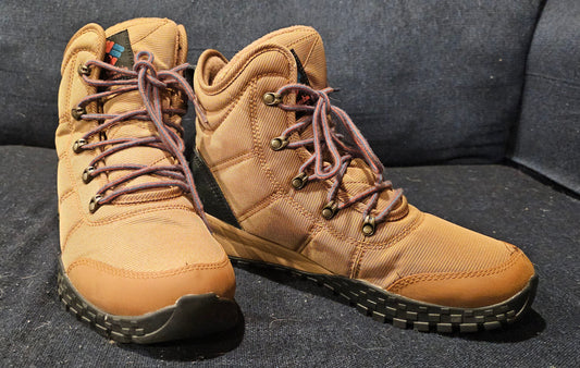 Columbia Worn only a few times!!! 10 (Adult)