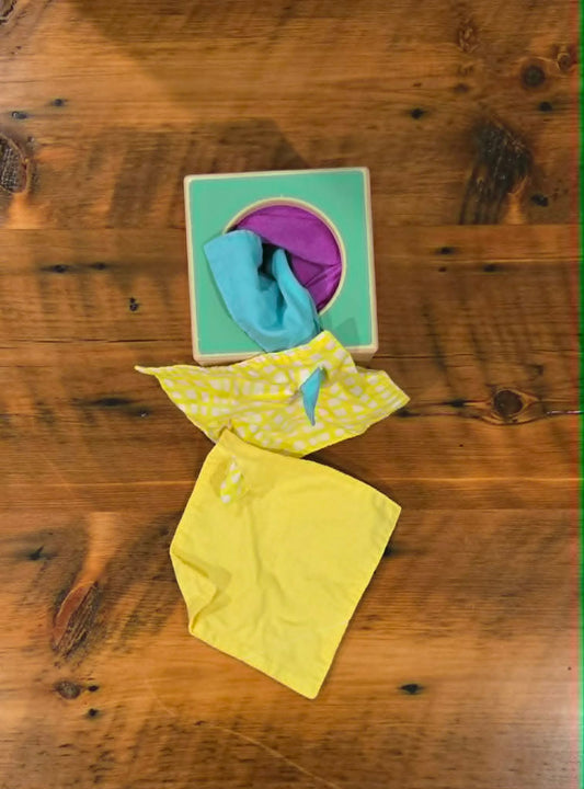 Lovevery Lovevery Magic Tissue Box 6 months Plus Infant