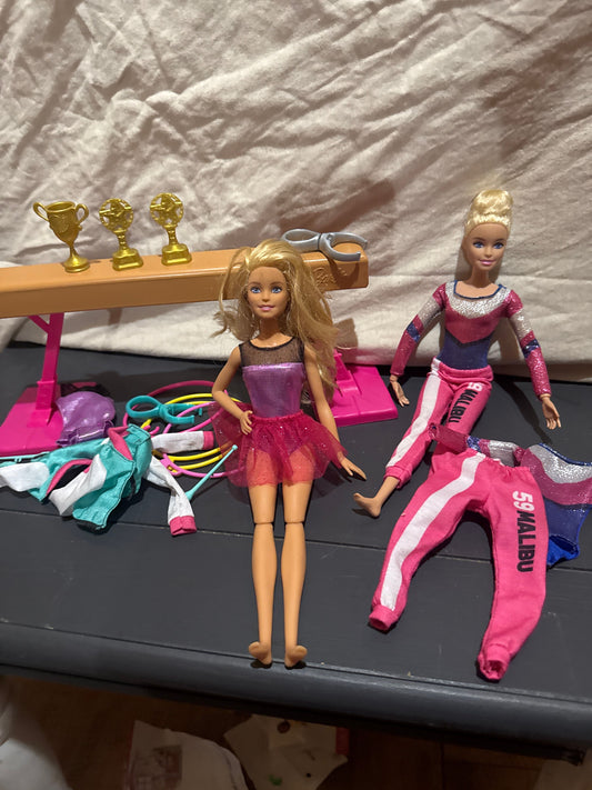 Barbie Gymnast set with accessories and clothes Gymnast set with accessories and clothes Dolls and Accessories
