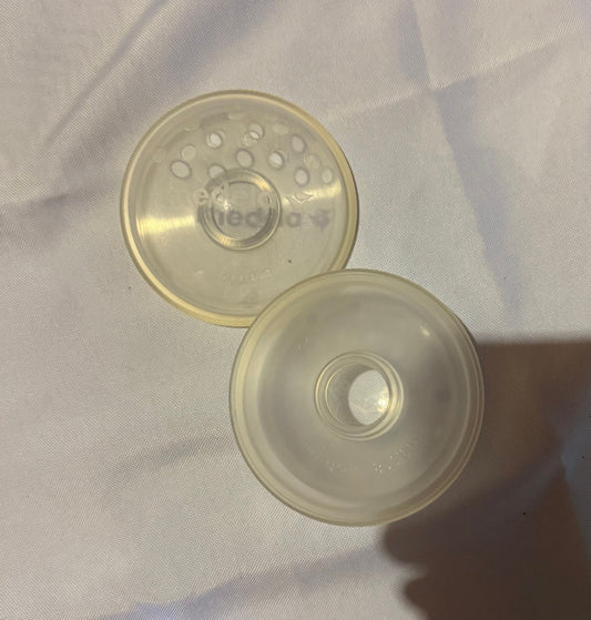 Medela Nipple formers 2 count nipple formers for inverted nipples Nursing