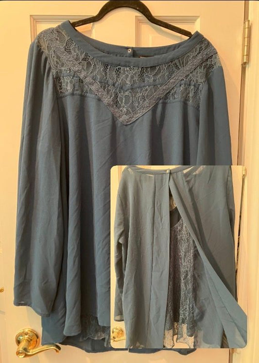 Torrid size 2xl long sleeve lace neckline Back is open with a solid lacy tank built in Women's - XXL