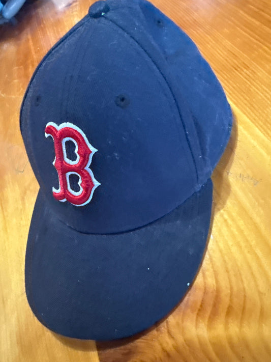 Authentic Boston Red Sox hat size 7 1/2 fitted  used but in good condition Hat