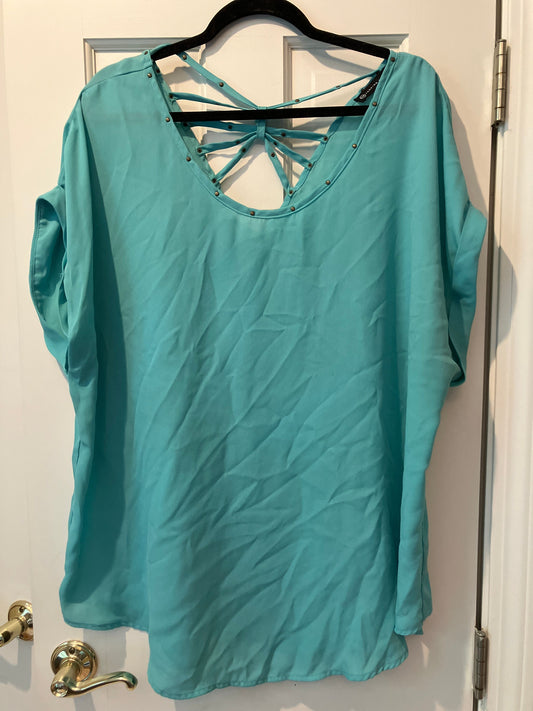 Fashion to figure size 2xl short sleeve flowy teal T shirt with open upper back accent blouse Women's - XXL