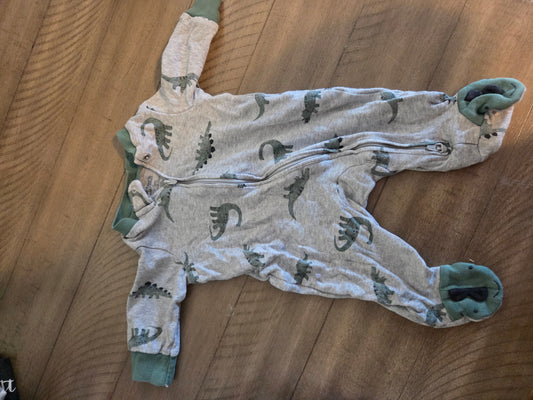 Carters 0-3 Newborn