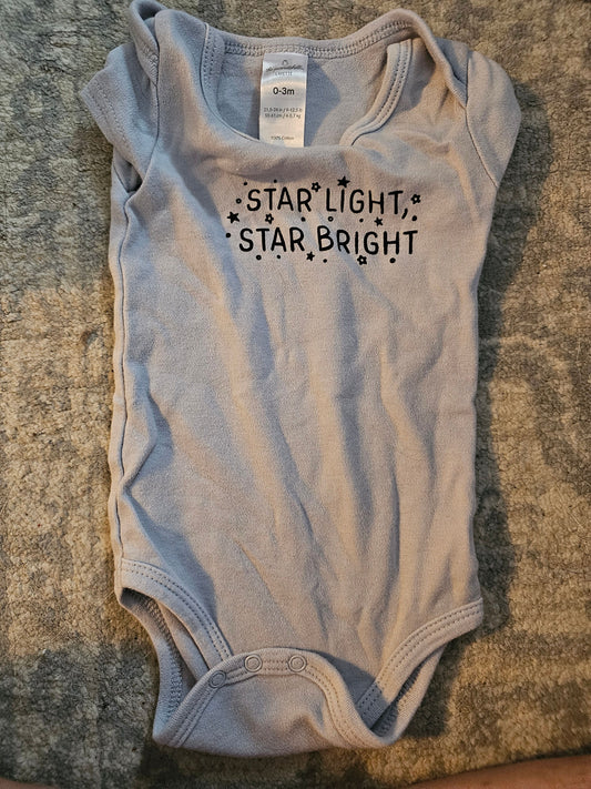 The Peanutshell Gray onesie with words Star light star bright 3 Months