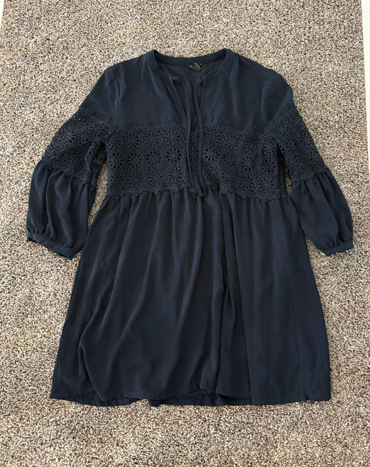 Forever 21 dress size Large Navy blue, long sleeve, mini length, lace crochet detail, EUC Women's - L