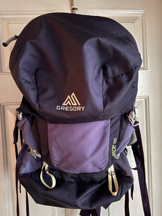 Gregory Hiking Backpack Perfect for the avid hiker in great condition Adult