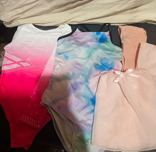 2 Leotards, 2 tights, 1 skirt - size Medium 2 Leotards, 2 tights, 1 skirt - size Medium Ballet-Dance-Gym
