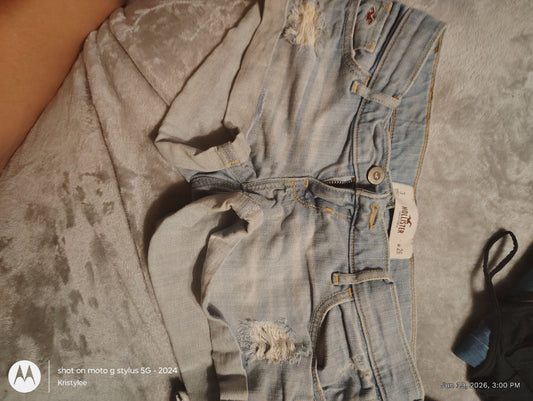 Hollister size 3 Jean shorts distressed Women's 4