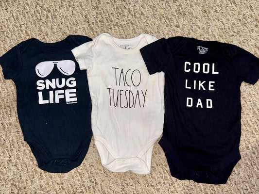 6-9 month 3 onesies set, black and white 6-9 month 3 onesies set, black and white 6 Months