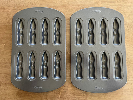 Wilton 2 Metal witches fingers baking sheets Kitchen