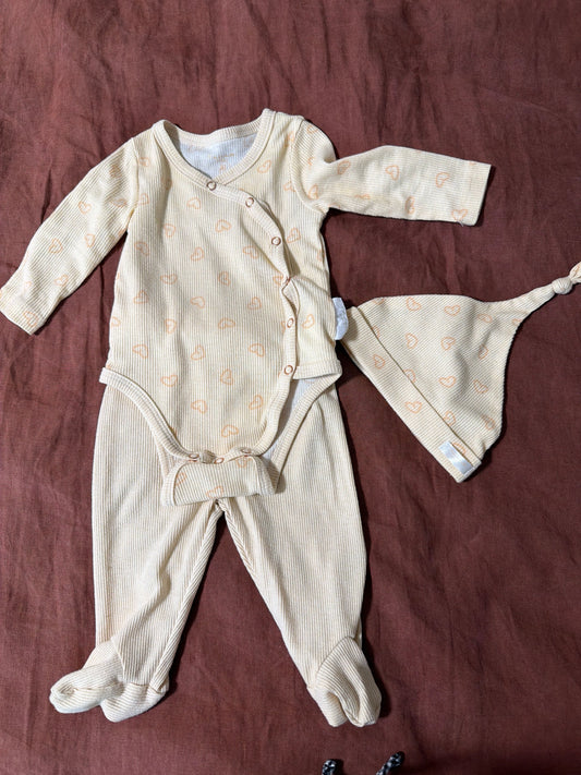Tahari Yellow three piece 6 Months