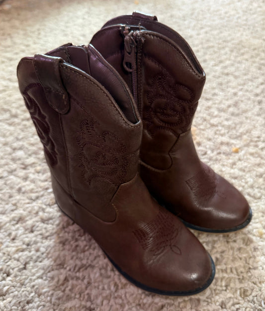 Brown zip up cowgirl boots Brown zip up cowgirl boots 10 (Lil' Kid)