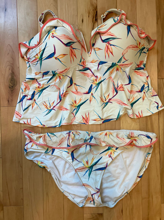 Time and Tru size 2x 20-22. Tankini Has bra cups and adjustable straps ruffled top and bottom Women's - XXL
