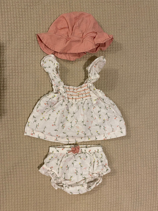 Carters 3-piece floral set, top with ruffle sleeves and bloomers with hat 3 Months