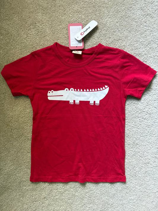 PatPat, vibrant red t-shirt with crocodile graphic short sleeve, size 7 yrs, size 130, unisex NWT 7