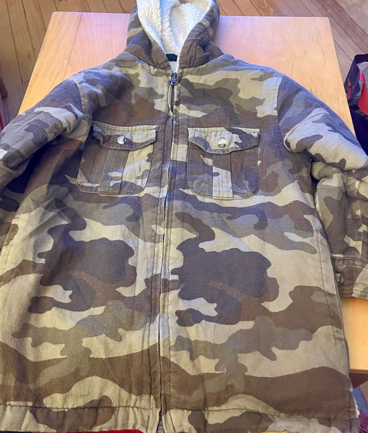 Basic Editions Camo print Sherpa lined hooded jacket 4T/4