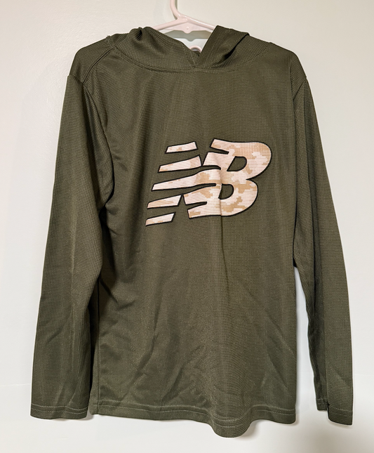 New Balance Green thin pull over with hood Junior 8