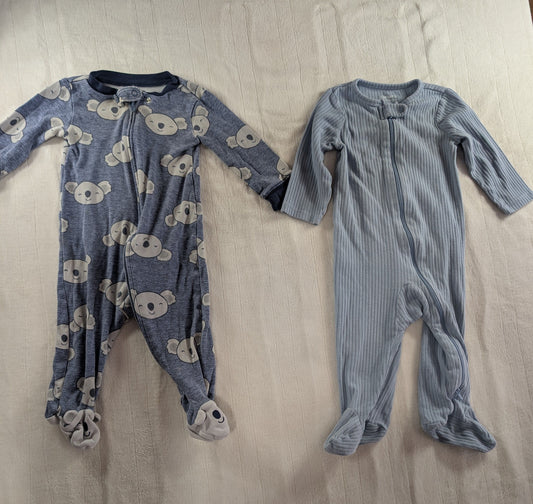 Carter's 9 mo boy's footed sleepers, lot of 2 One plain blue, one with bears, double zipper 9 Months