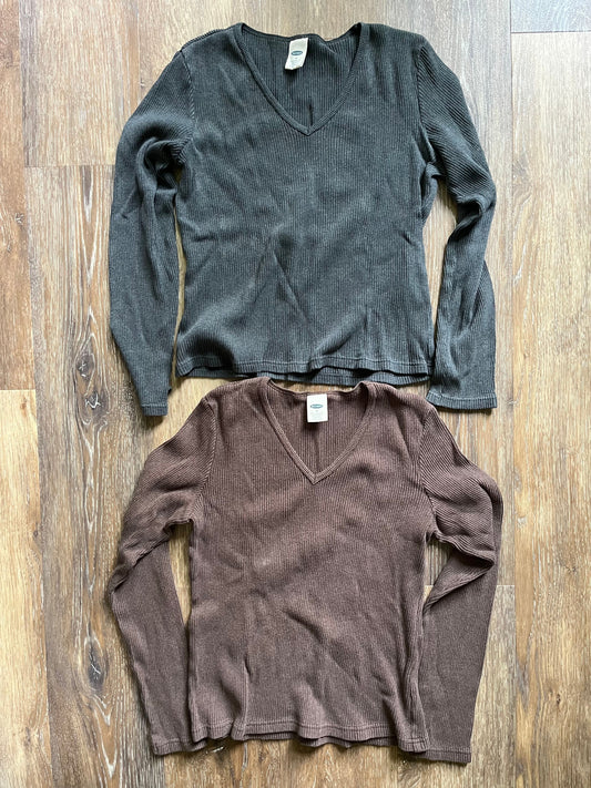 Gap 2 long sleeve shirts Heathered grey and brown ribbed vneck thick Women's 8