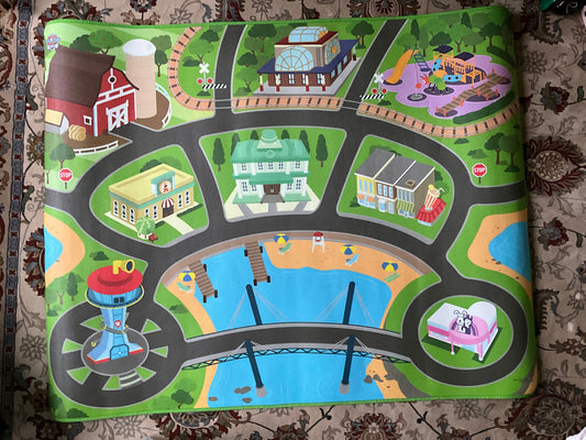 Nickelodeon PAW PATROL FloorMat, no stains,tears on front,back has some marks from floor Playsets