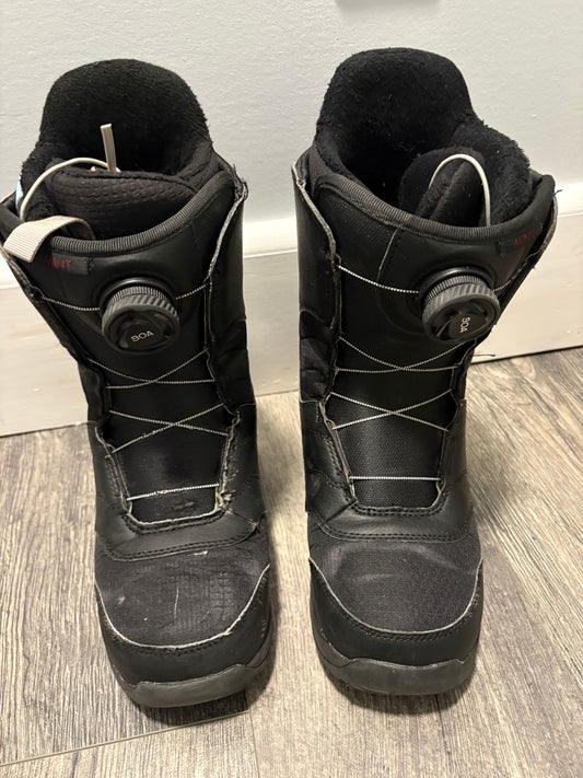 Burton Womens size 8 snowboard boots, BOA laces 8 (Adult)