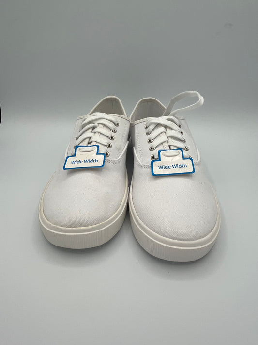 Time and Tru 9.5 Wide White Lace Up Sneakers - New with Tags 9-1/2 (Adult)