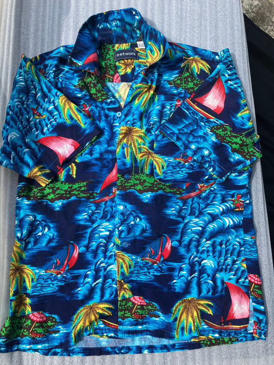 Network - medium Blue Hawaiian shirt - sailboats Palm trees, waves. Short sleeve, collar, button-down Men's - M