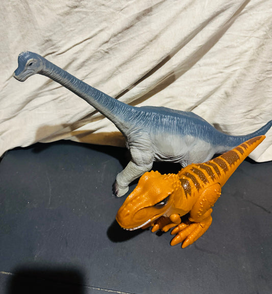 Larger Brontosaurus and t rex figures Larger Brontosaurus and t rex Figures and Animals