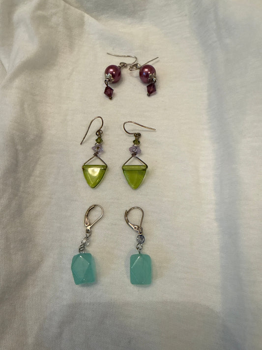 3 pairs Costume dangly earrings Jewelry