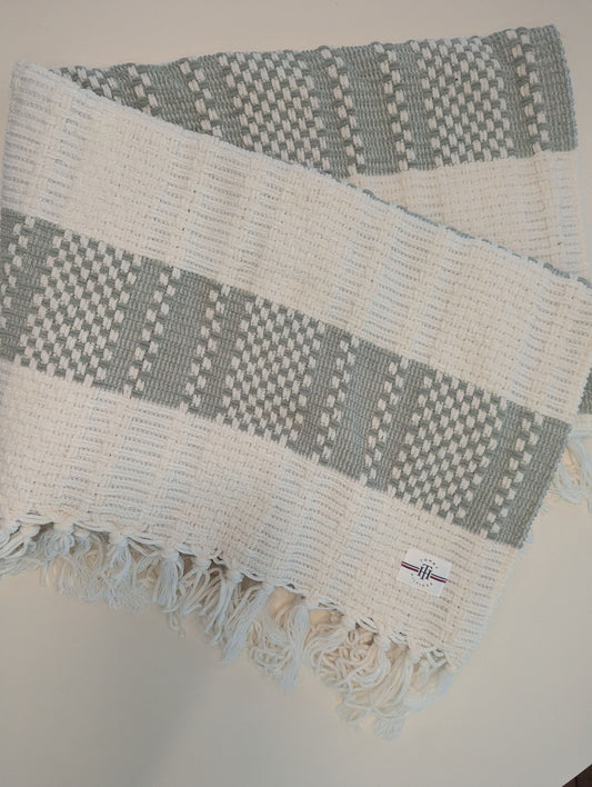 Tommy Hilfiger Tommy Hilfiger White & Sage Throw - 50"x70", machine washable Blanket