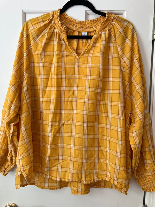 Old navy size xl yellow checkered plaid v neck Long sleeve v neck yellow cuffed bottom sleeves Women's - XL