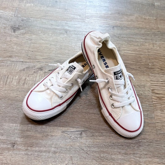 Converse  womens 7 white canvas lowtops with elastic in back 7 (Adult)