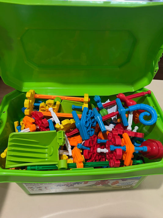 Kids Knex 100 piece Kids Knex set in green Knex box Building