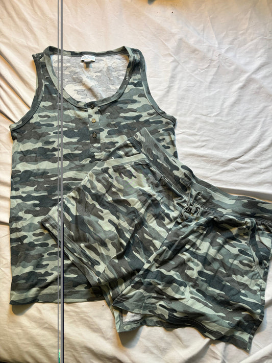 Lularoe PJ set Camo Women's - L