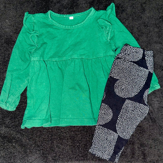 Carters green long sleeve and heart pants 6 months Carters green long sleeve and heart pants 6 months 6 Months