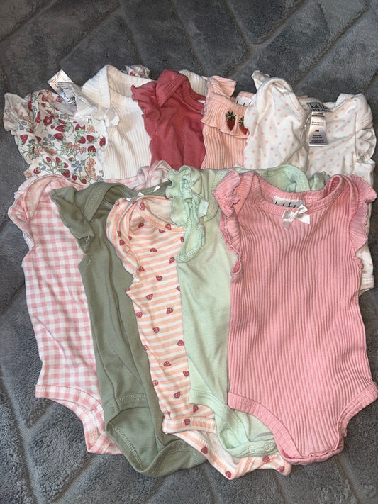 Nicole Hiller New York 10 short sleeve onesies 6 Months