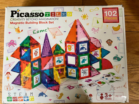 Picasso Tiles 56 educational pieces - build and learn at the same time! Building