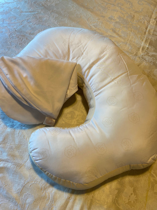 Kids II pillow with white Boppy brand white cover liner Nursing
