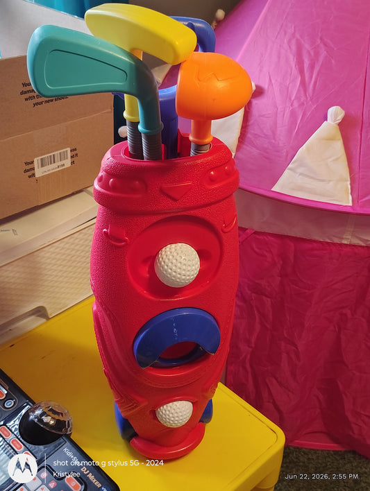 Toddler golf 2 balls, 3 clubs Outdoor