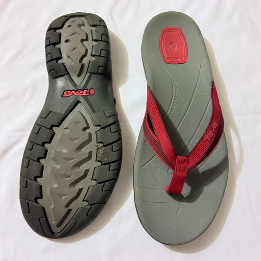 Teva Classic Red flip flops sandals Anatomic Footbed size 8.5 womens 8-1/2 (Adult)