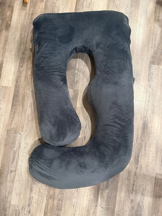 Maternity pillow Grey maternity pillow 46 inches tall Accessories